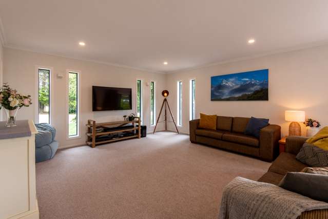 186 Holland Road Puketaha_4