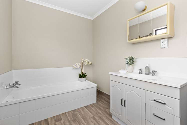 2/409 Knight Street Hastings_13