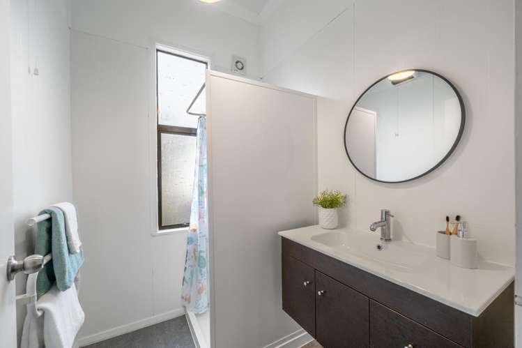 27 Lowe Street Avenal_15