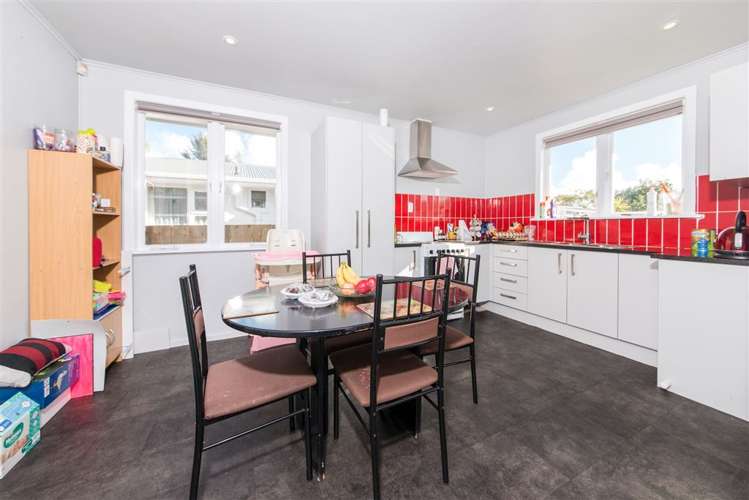 46 Cobham Crescent Kelston_8