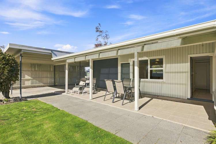 Homeowner fights back tears after house of 20 years sells for life-changing sum