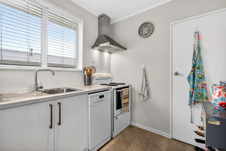 15A Pencarrow Crescent Wainuiomata_5