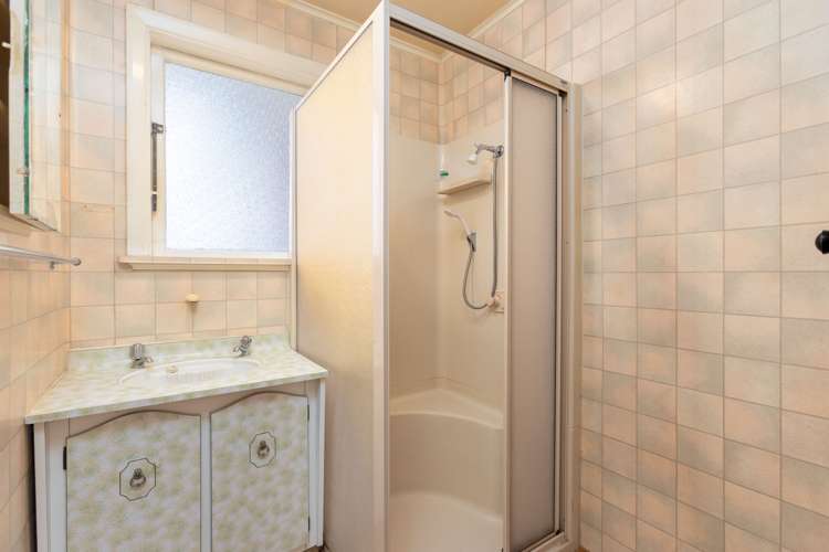 15 Carisbrooke Street Aranui_10