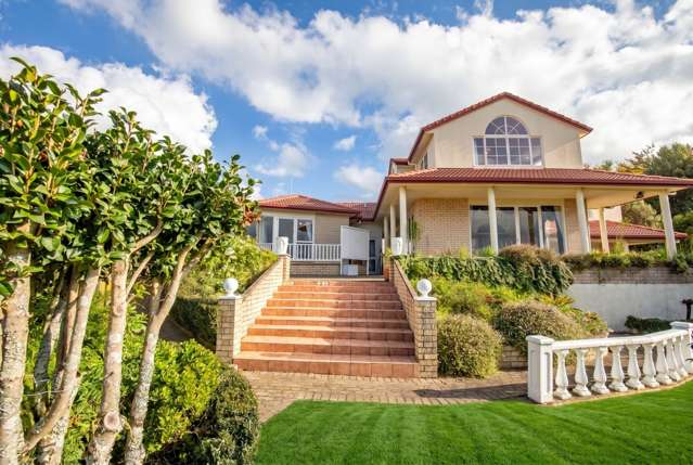 Dual Living with Panoramic Views