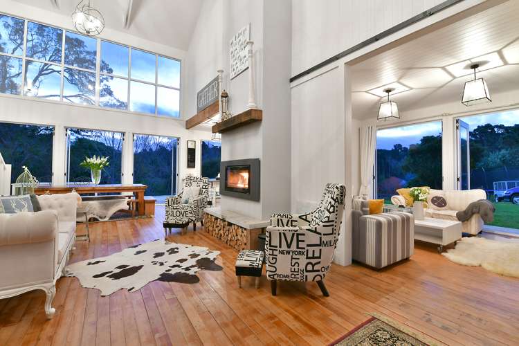 23 Hobbs Road Matakatia_1