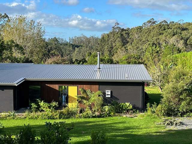 Spacious home great location with lovely vibe.