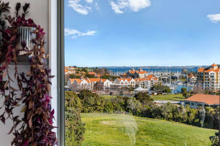 256 Alec Craig Way Gulf Harbour_16