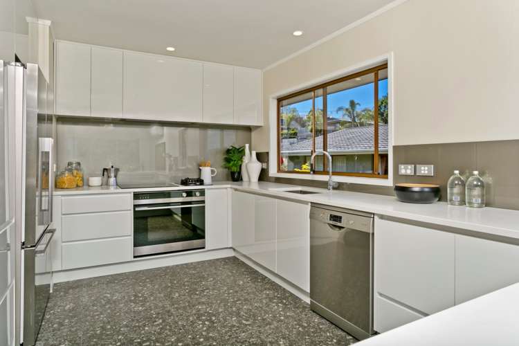 7 Pluto Place Beach Haven_10