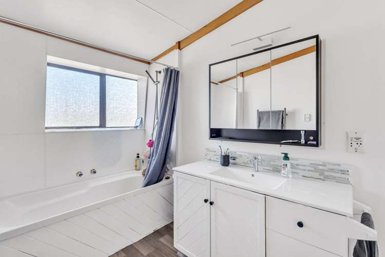 44 Park Lane Waitara_22