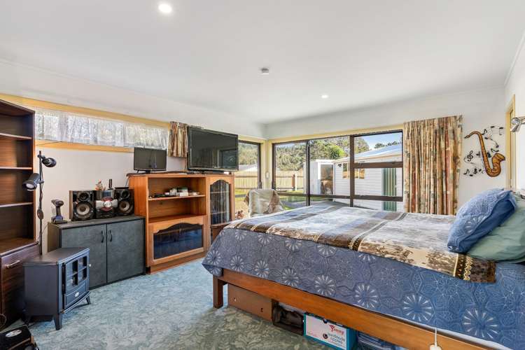 143 Lorraine Place Whangamatā_5