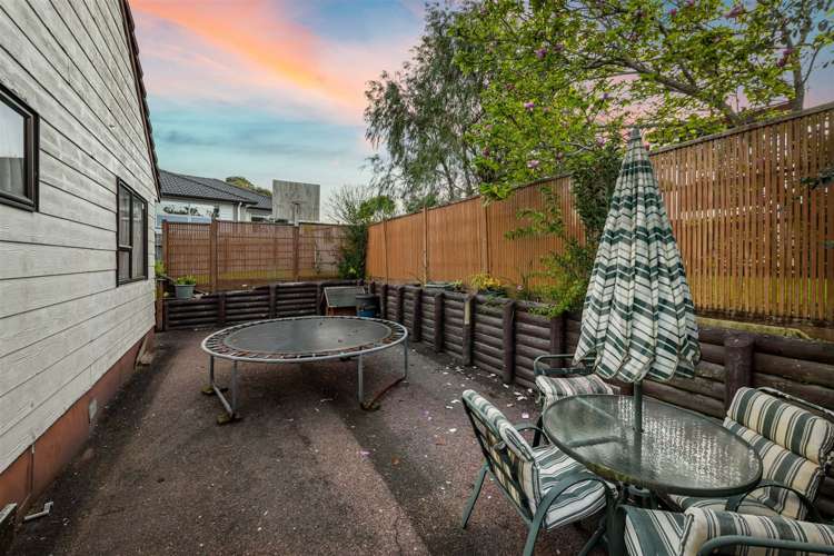 44 Nui Mana Place Te Atatu South_12