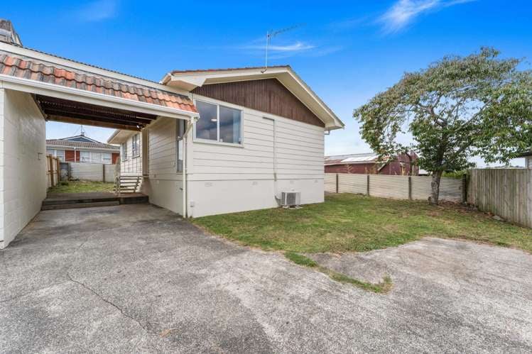 2/48 Archmillen Avenue Pakuranga Heights_11