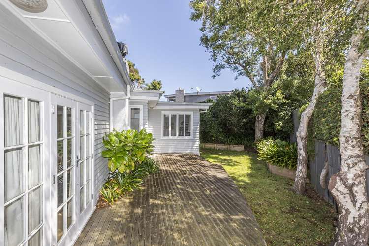 31 Kiriwai Road Paremata_22