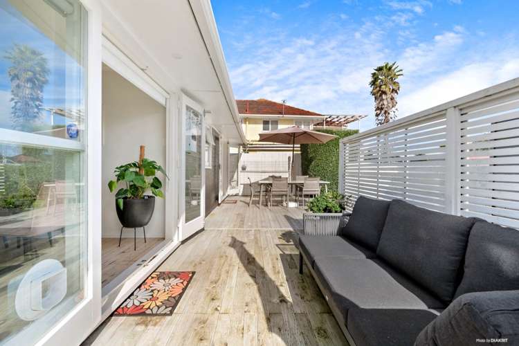 43 Beach Road Te Atatu Peninsula_11