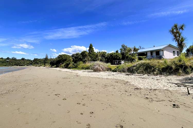 44 Bishop Road Parapara_17