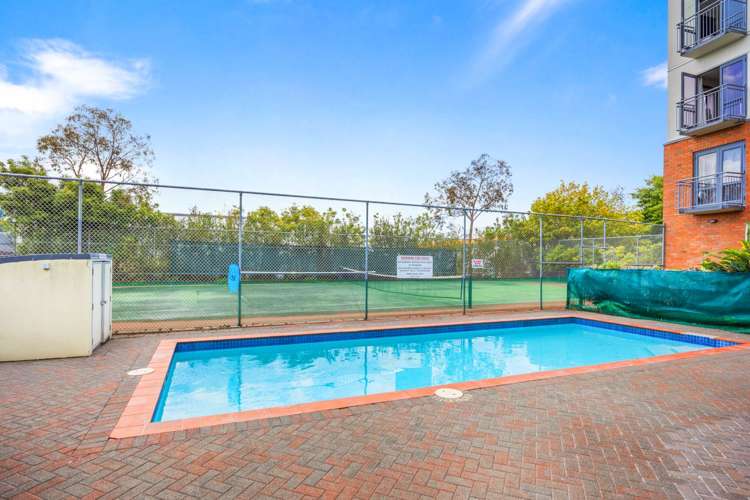 5K/10 Crown Lynn Place_3