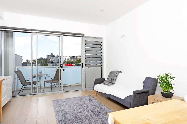 304/155 Beach Road Auckland Central_3