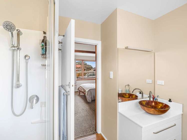 34 Carters Road Aranui_12