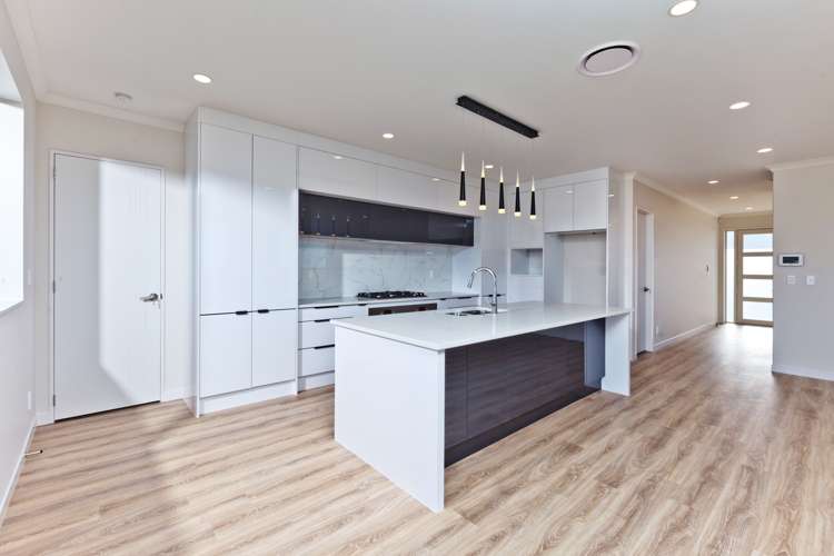 100 Colonial Drive Silverdale_12