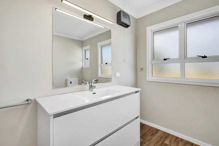 5784 South Road Rahotu_14