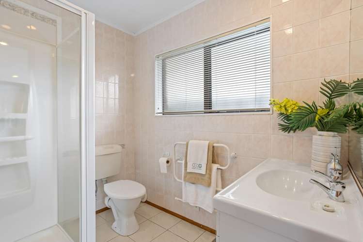 22 Petrel Place Massey_10