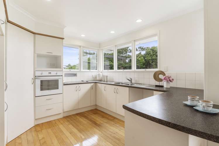 29 Riverhills Avenue Pakuranga Heights_6