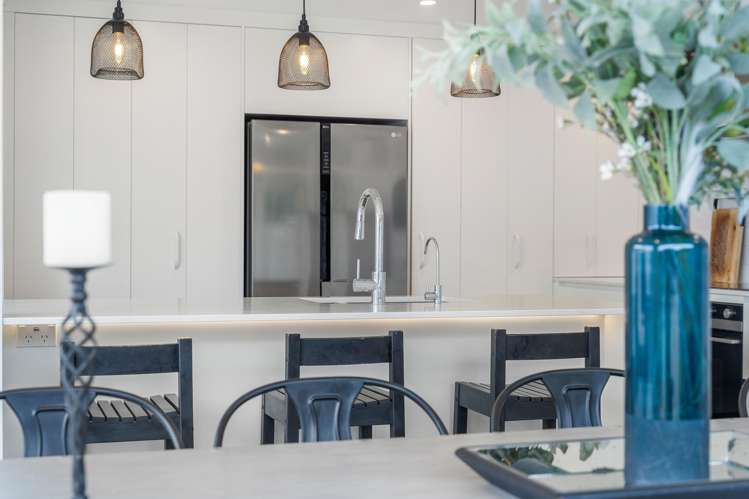 6 Crossland Place Maraetai_11