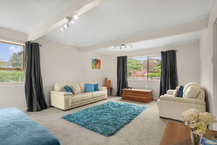 52 Mcenroe Grove Naenae_7