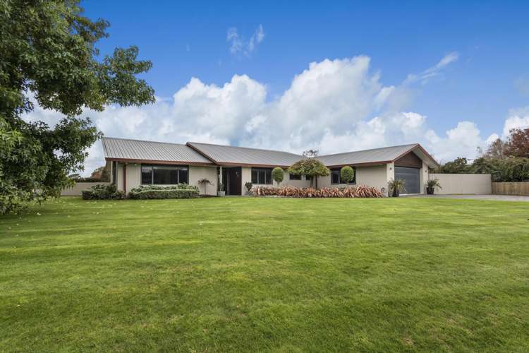 12 Cowley Drive Leamington_1