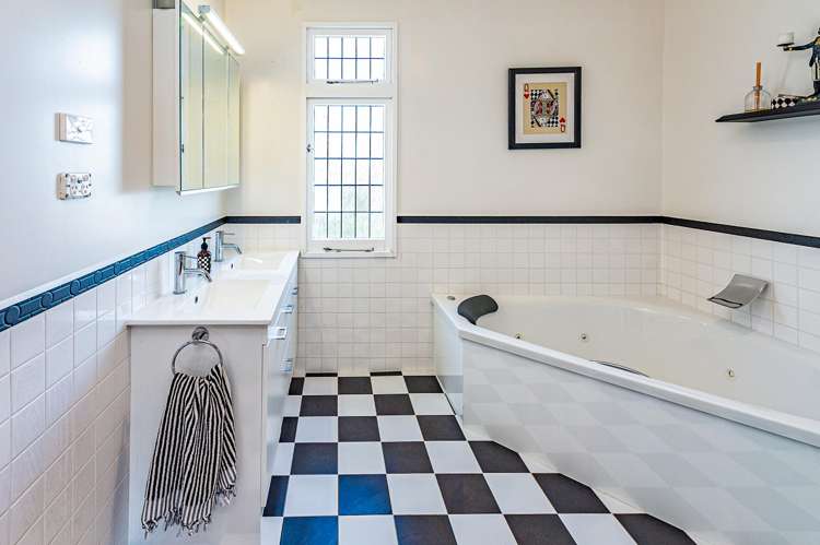 12 Brassey Road St Johns Hill_31