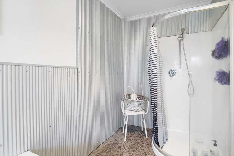 39 Western Lake Road Featherston_12