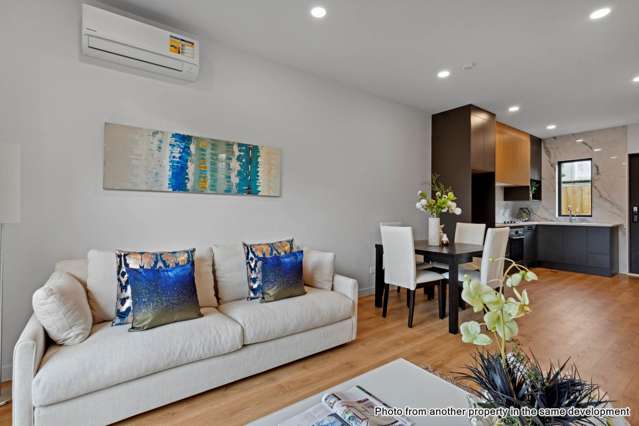 2 Bedrooms plus Study!