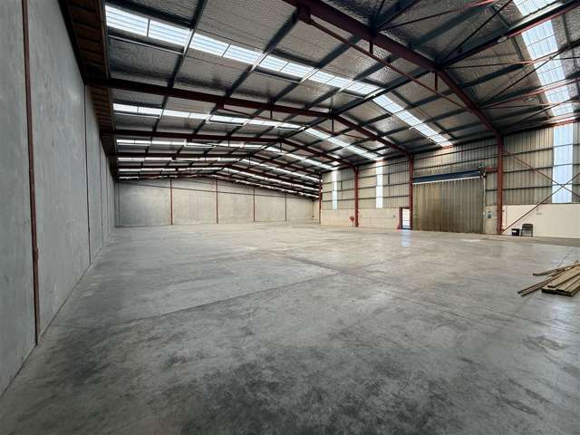 Road Front Industrial with Secure Yard