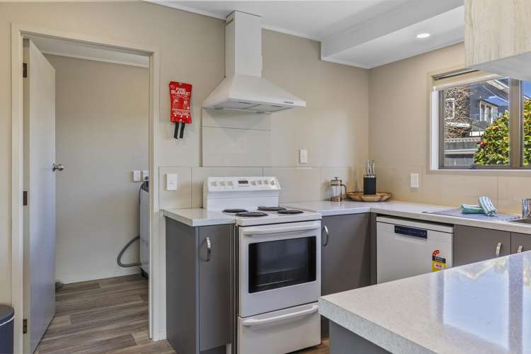 2/7 Kathleen Place Rainbow Point_15
