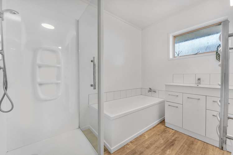 2/86 Archers Road Glenfield_6