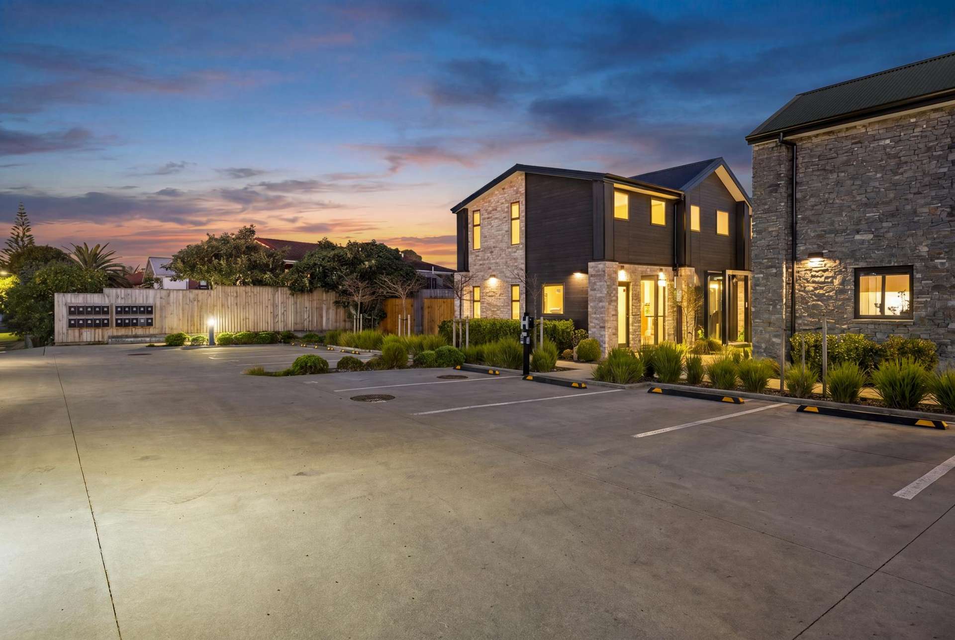 7/10 Fathom Place Te Atatu Peninsula_0