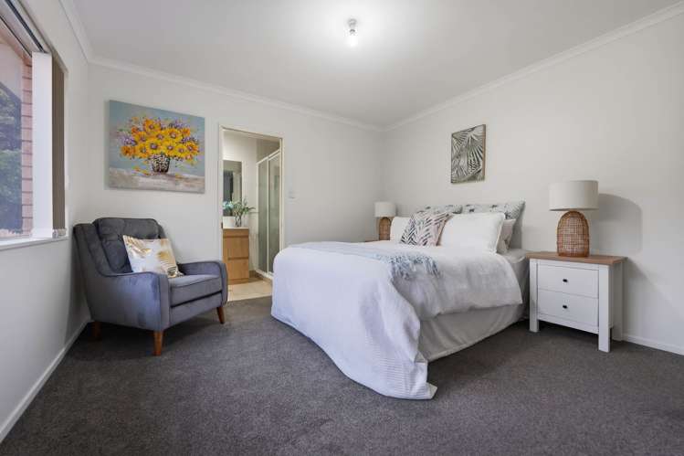 6 Hansworth Place Flat Bush_14