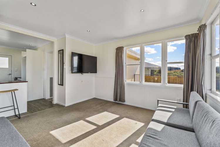 10 Robert Mckeen Street Otaki Beach_7