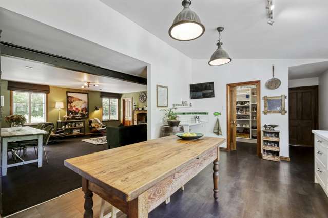 Landmark Opportunity. Historic Former Whites Hotel