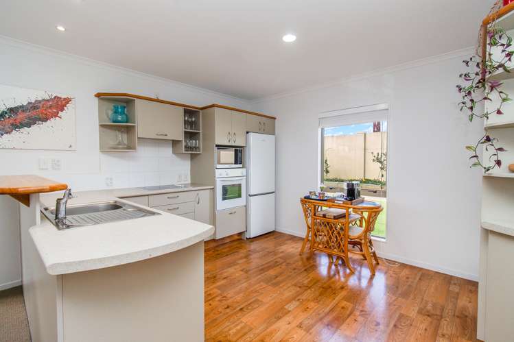 27/285 Vaughan Road Owhata_5