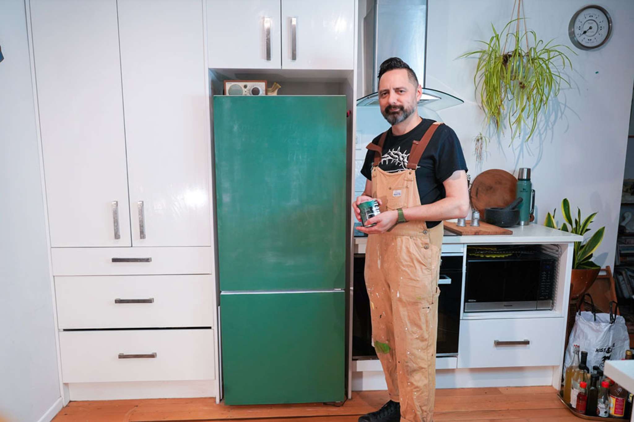 How to paint a chalkboard fridge