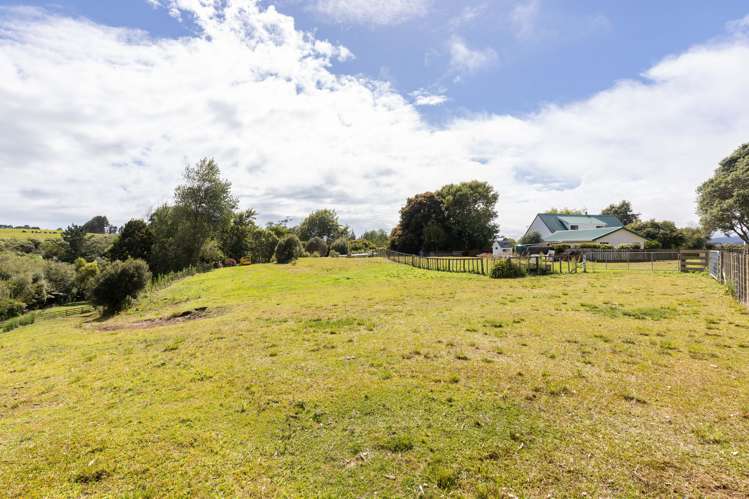 1361 Main North Road Urenui_10