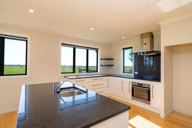 372 Lindsay-Calcium Road Isla Bank_8