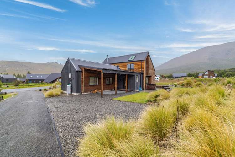 50 Luge Loop Castle Hill_20