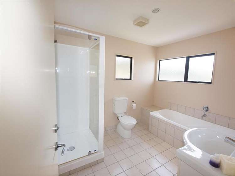 4 Halewood Grove Churton Park_10