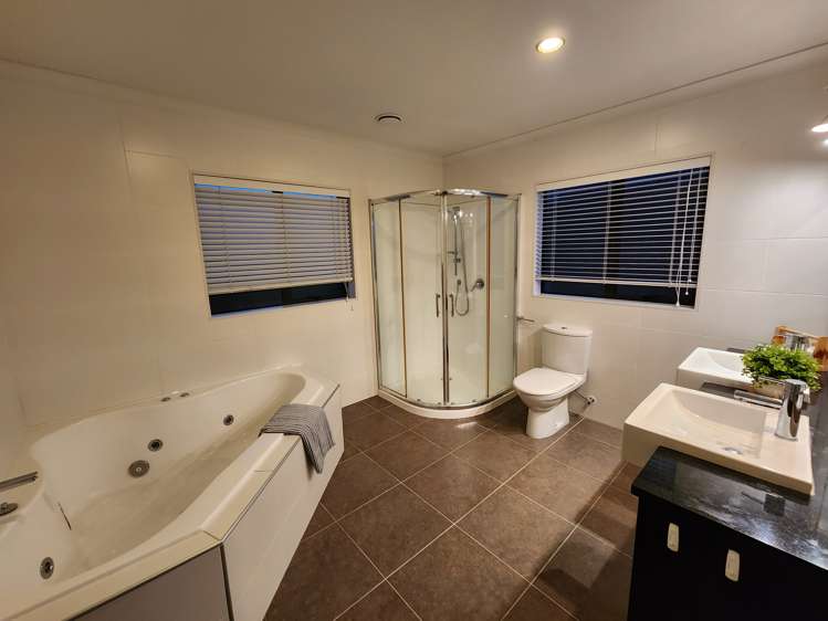 29 Dressage Lane Greenhithe_23