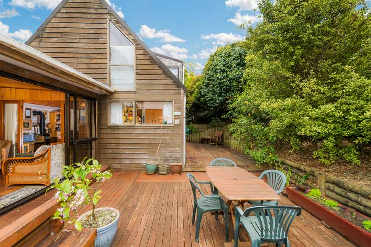 2/8 Lydia Avenue Northcote_15