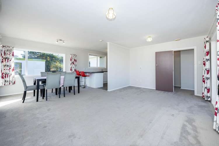 17 Keats Crescent_5