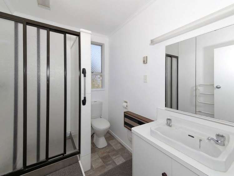 2/29 Waikawa Road Picton_11