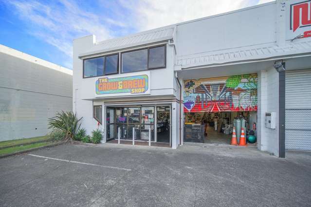 Versatile Road Frontage Warehouse